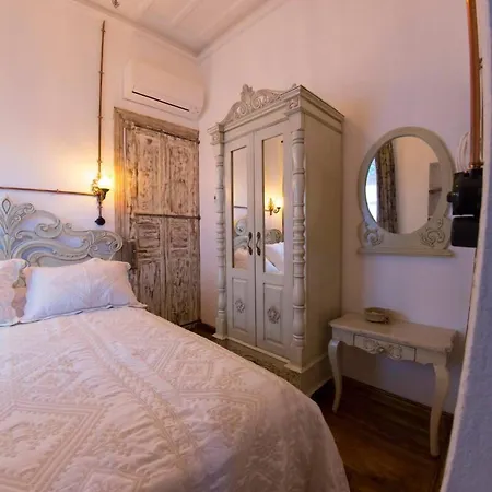 Cavlihane 1885 Hotel Ayvalik
