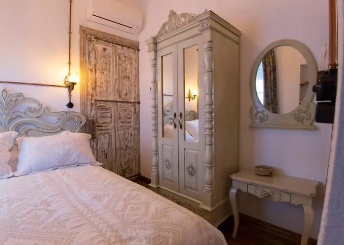 Cavlihane 1885 Hotel 3*