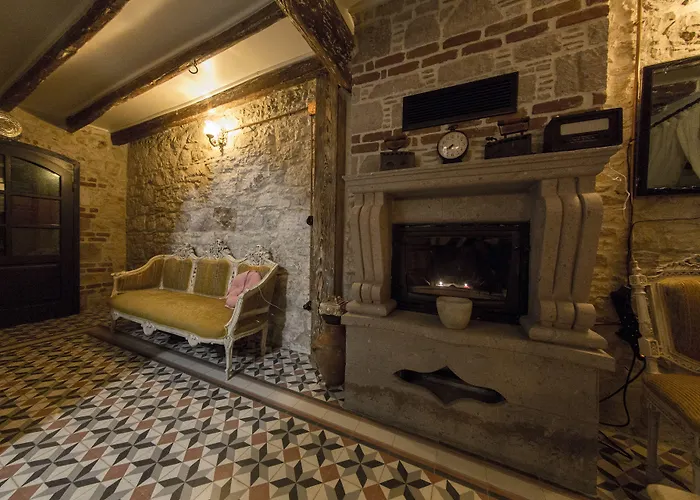 Cavlihane 1885 Hotel Ayvalı