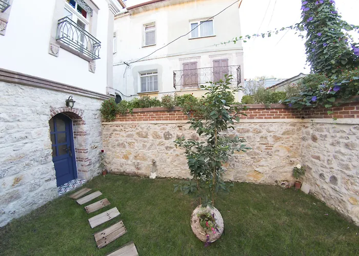 Cavlihane 1885 Hotel 3*